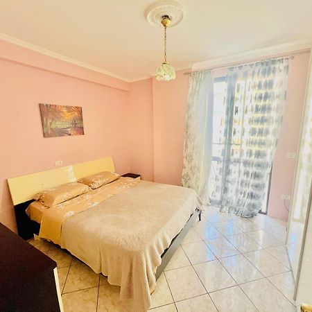 Lovely 3-Bedroom Rental Unit In Durrës Esterno foto