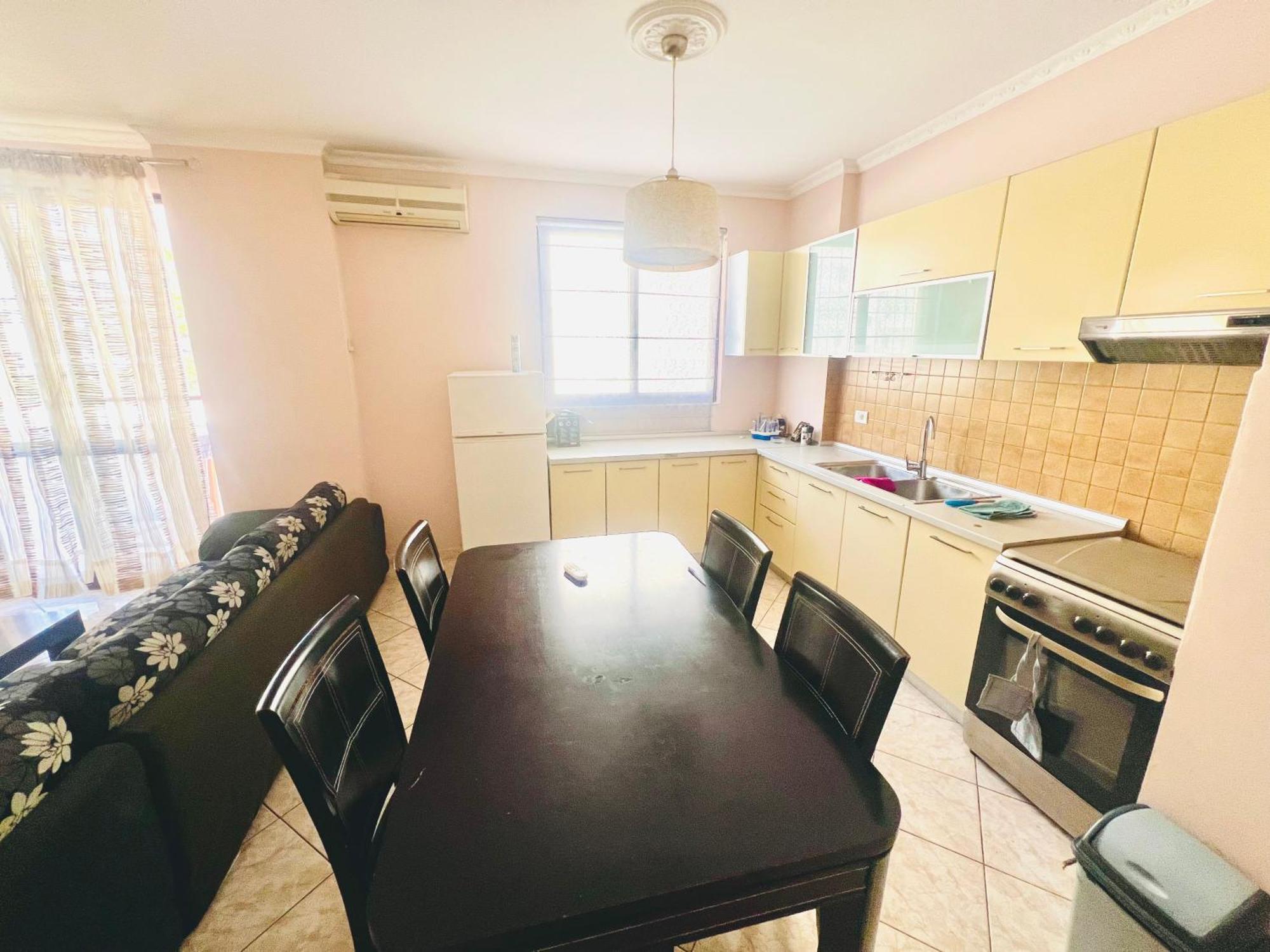 Lovely 3-Bedroom Rental Unit In Durrës Esterno foto